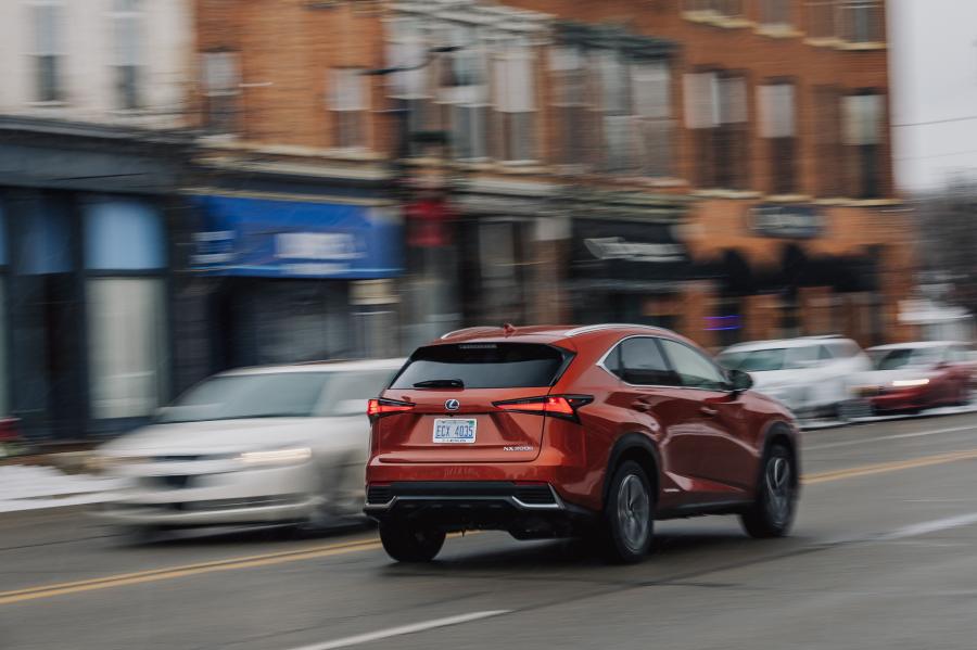 Lexus NX300h 2017 года  (NA) (фото 5 из 15)
